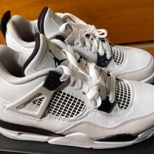 Jordan 4 Military Blacks